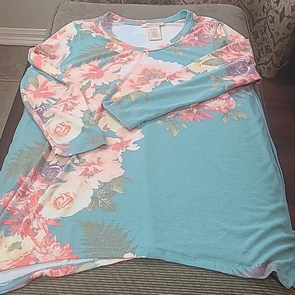 Philosophy Floral Blouse - Picture 10 of 10